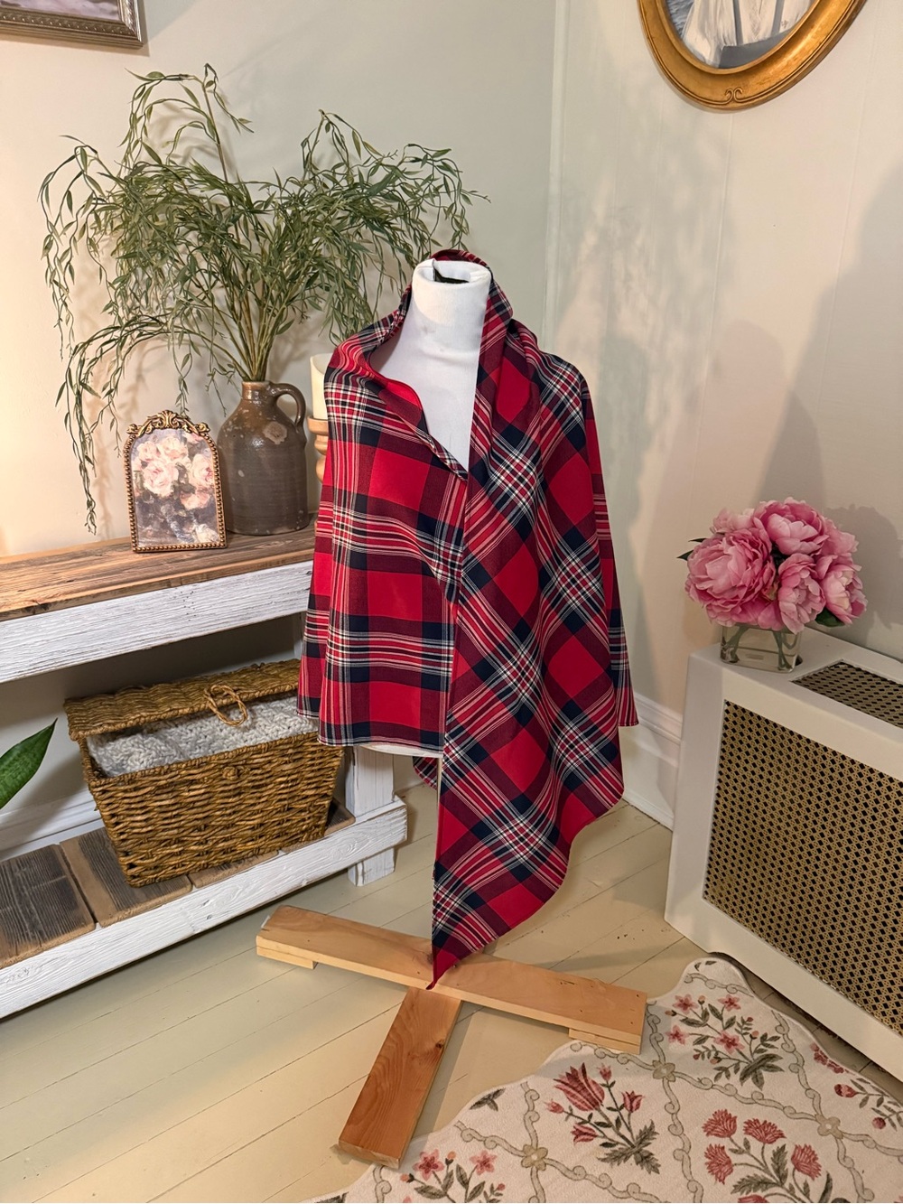 Vintage Pendleton 100% Virgin Wool Tartan Plaid Shawl Wrap Red Navy USA